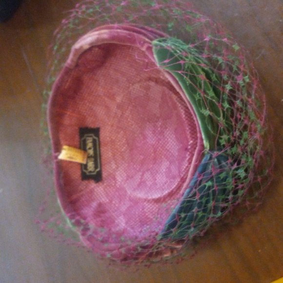 Vintage woman's hat - Picture 2 of 4